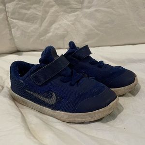 NIKE revolution - toddler size 8, royal blue